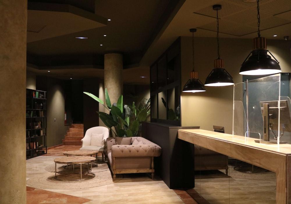 Hotel Sb Express Тарагона Екстериор снимка