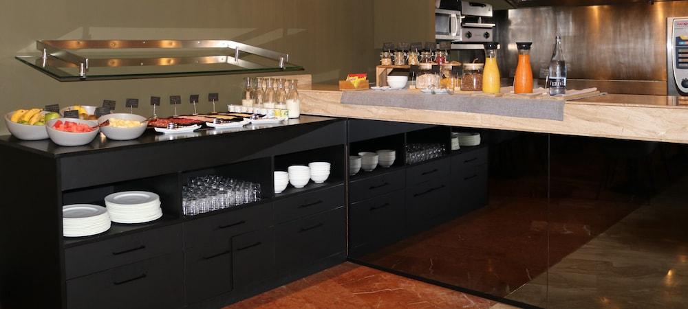 Hotel Sb Express Тарагона Екстериор снимка
